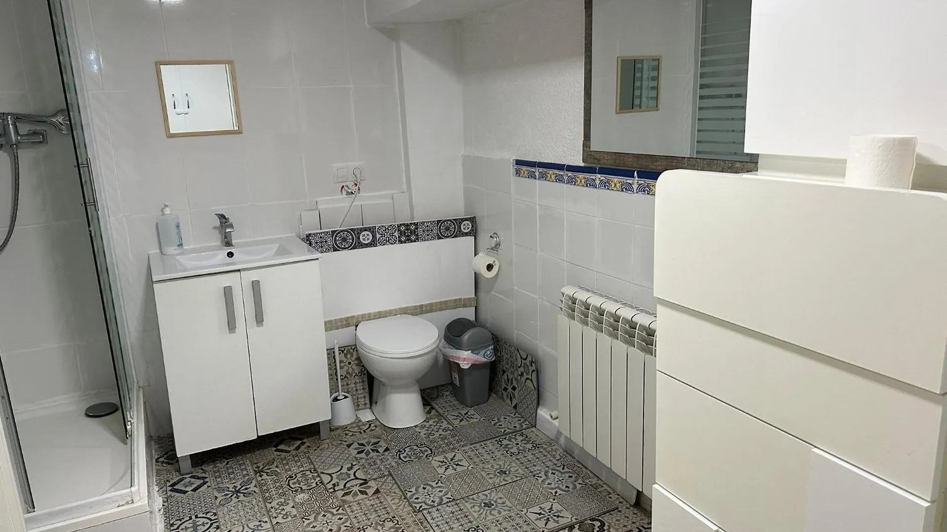 Cool Basement Studio In Hosts House With Private Terrace And Bbq Zizur Mayor Apartamento
